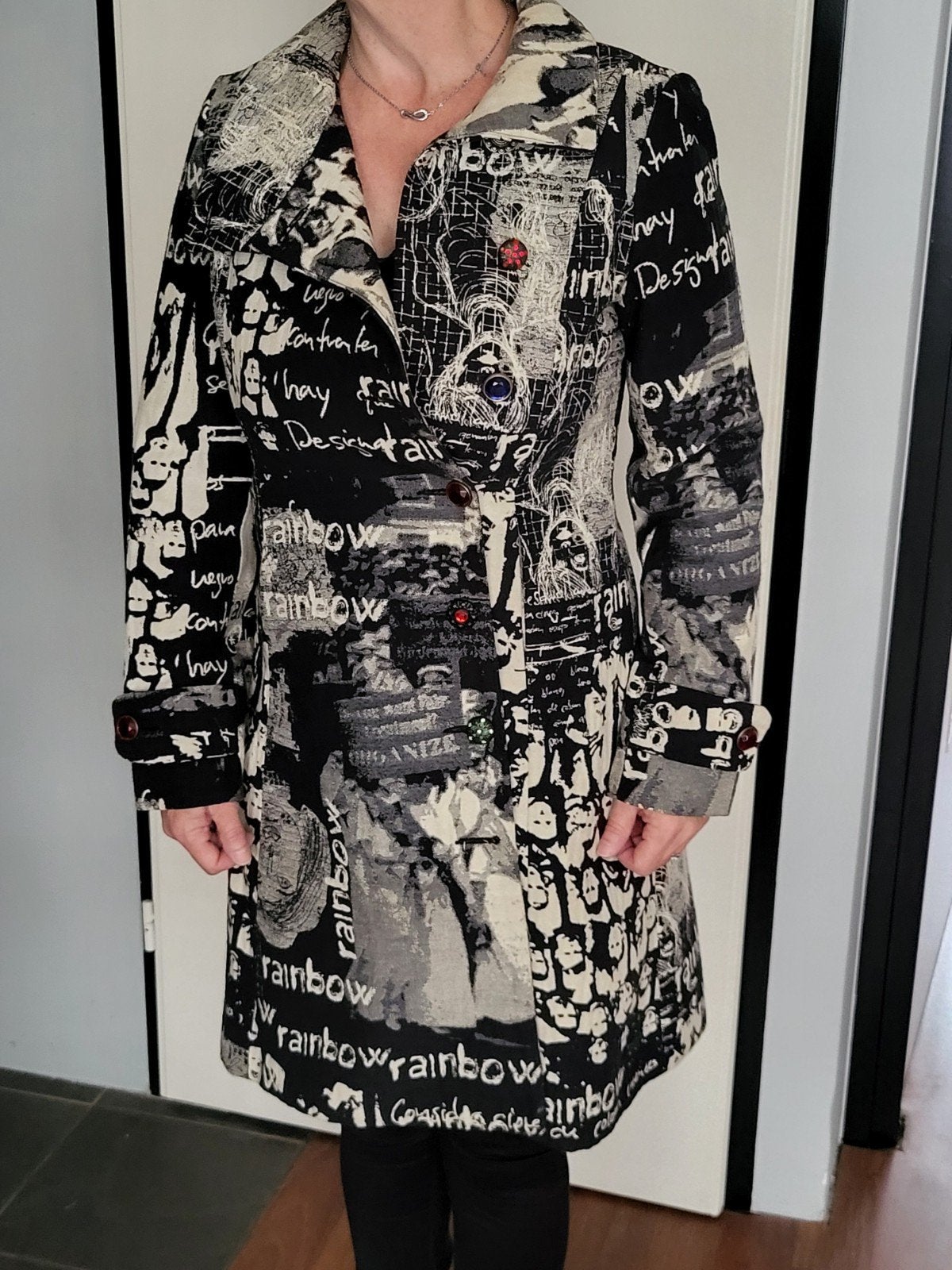 Desigual jas met print en kleurrijke knopen, Zwart, Zo goed als nieuw, Desigual, Ophalen