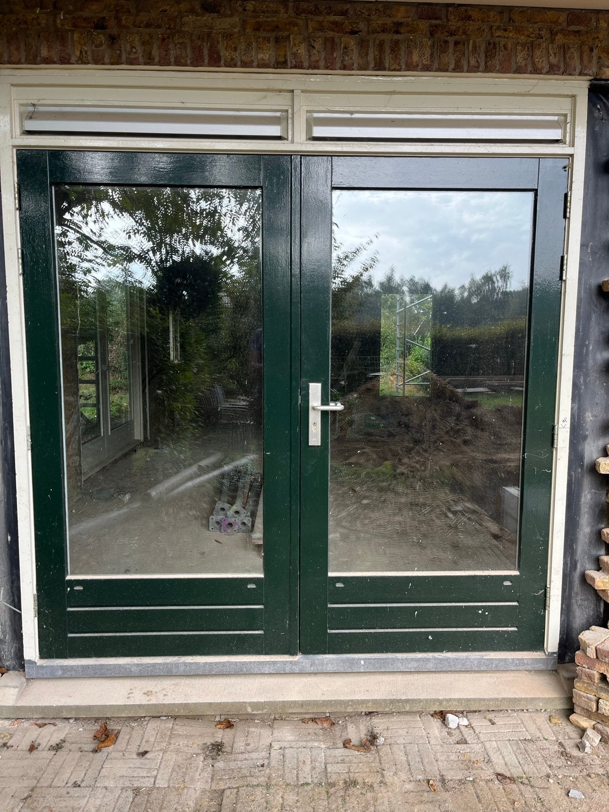 Kozijn + Dubbele tuindeuren met glas en ventilatie roosters, Ophalen, Gebruikt, Hout