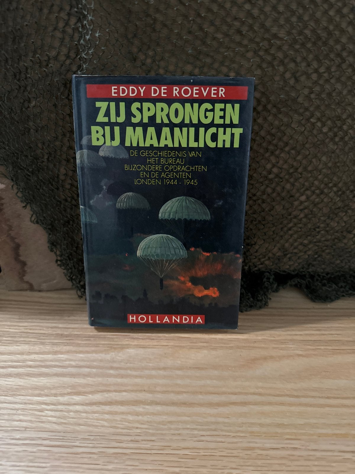 Zij Sprongen Bij Maanlicht - Eddy de Roever, Boeken, Ophalen of Verzenden, Tweede Wereldoorlog, Gelezen, Algemeen
