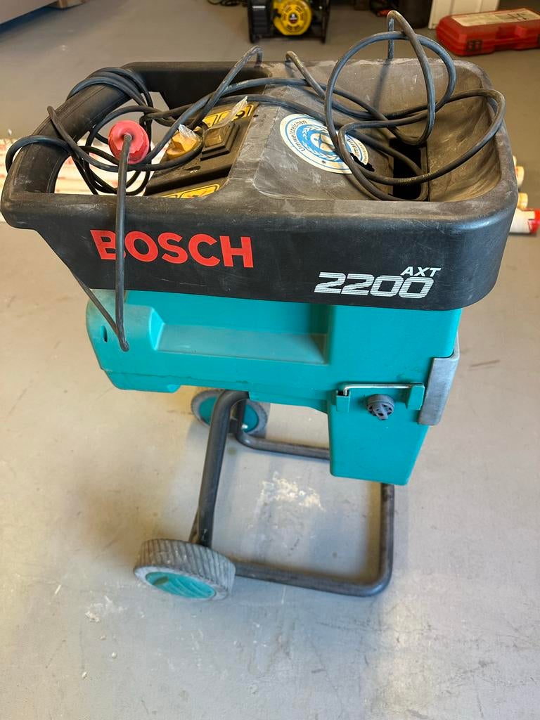 Bosch AXT 2200 Takkenversnipperaar - Krachtig en Efficiënt, Ophalen of Verzenden, Gebruikt, Elektrisch
