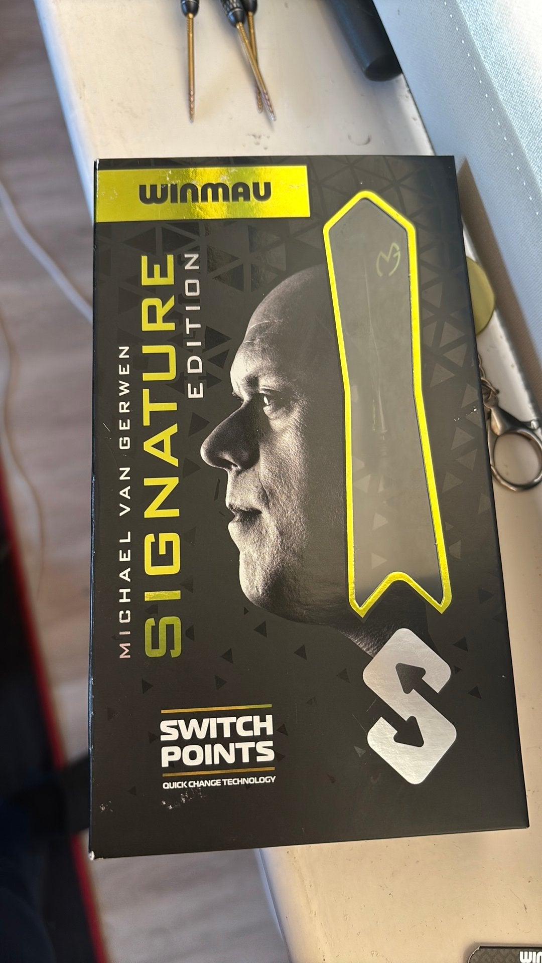 Michael van Gerwen Signature edition Swisspoint, Ophalen of Verzenden, Zo goed als nieuw, Pijlen