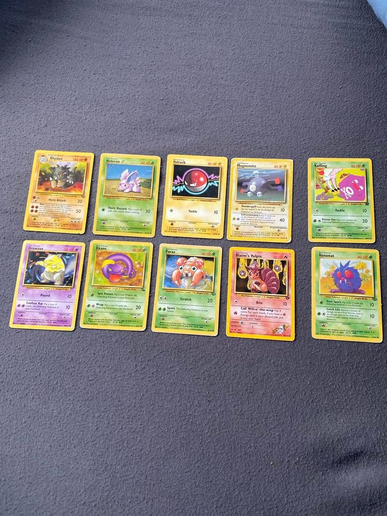 Pokémon Kaarten Collectie - 10 Verschillende Kaarten, Ophalen of Verzenden, Gebruikt, Meerdere kaarten