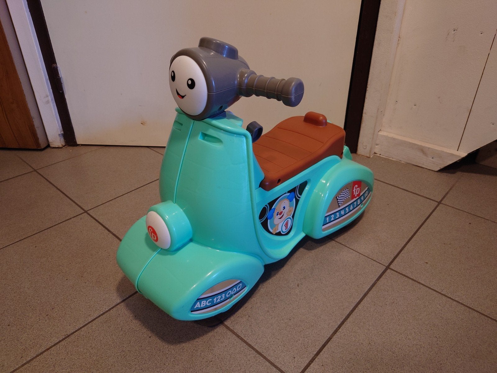 Fisher-Price scooter fiets met geluid en licht, Ophalen of Verzenden, Zo goed als nieuw, Overige typen, Met geluid