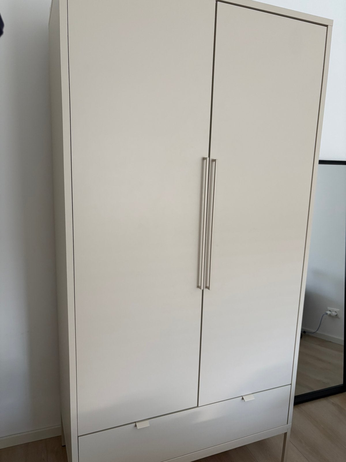 Kidsmill Amy Kledingkast 2-Deurs Oatmeal, Kinderen en Baby's, Kinderkamer | Commodes en Kasten, Zo goed als nieuw, Kast, 105 cm of meer
