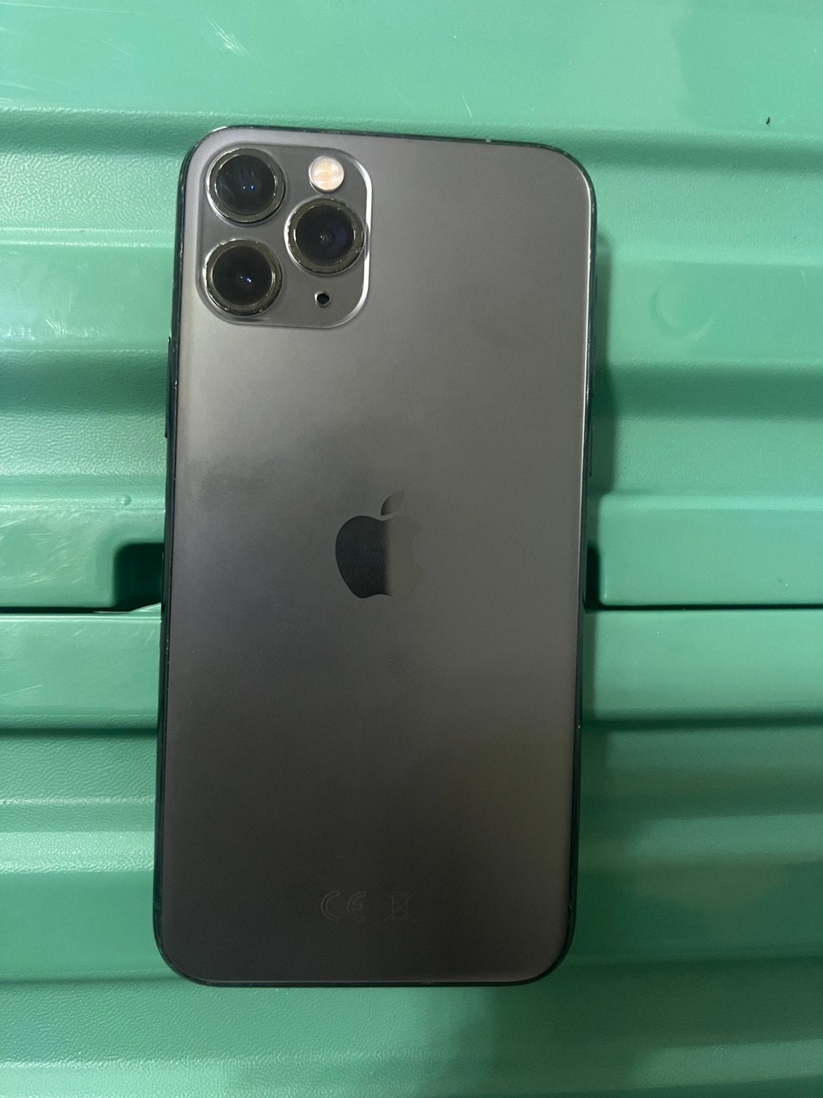 Te koop: een goed onderhouden iPhone 11 Pro, Telecommunicatie, Ophalen of Verzenden, Zo goed als nieuw, Zonder simlock, Zonder abonnement