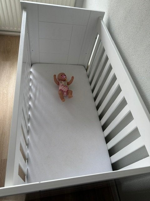 Bopita ledikant met Aerosleep matras, Ophalen, 70 tot 85 cm, Zo goed als nieuw, Minder dan 140 cm