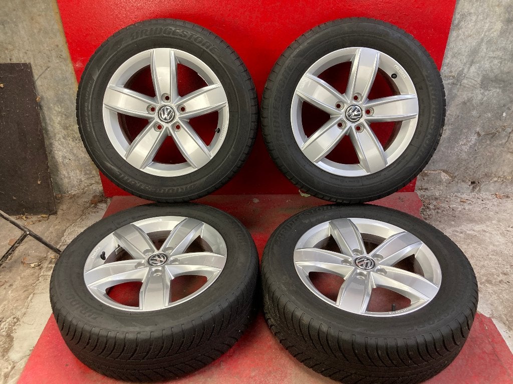 Winterbanden Volkswagen T Roc 205/60R16 Bridgestone, Gebruikt, 16 inch, ., Banden en Velgen