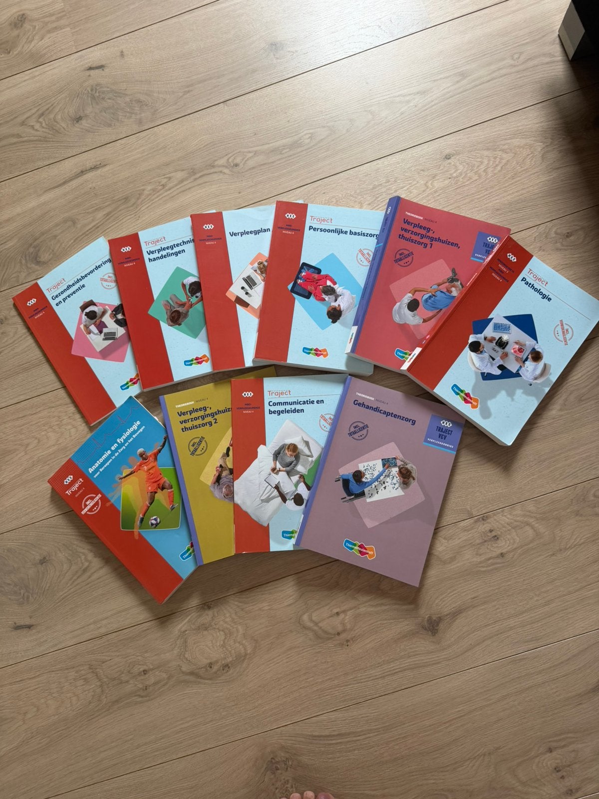 MBO- verpleegkundige niveau 4 schoolboeken, Boeken, Ophalen of Verzenden, Zo goed als nieuw, Overige niveaus, Nederlands