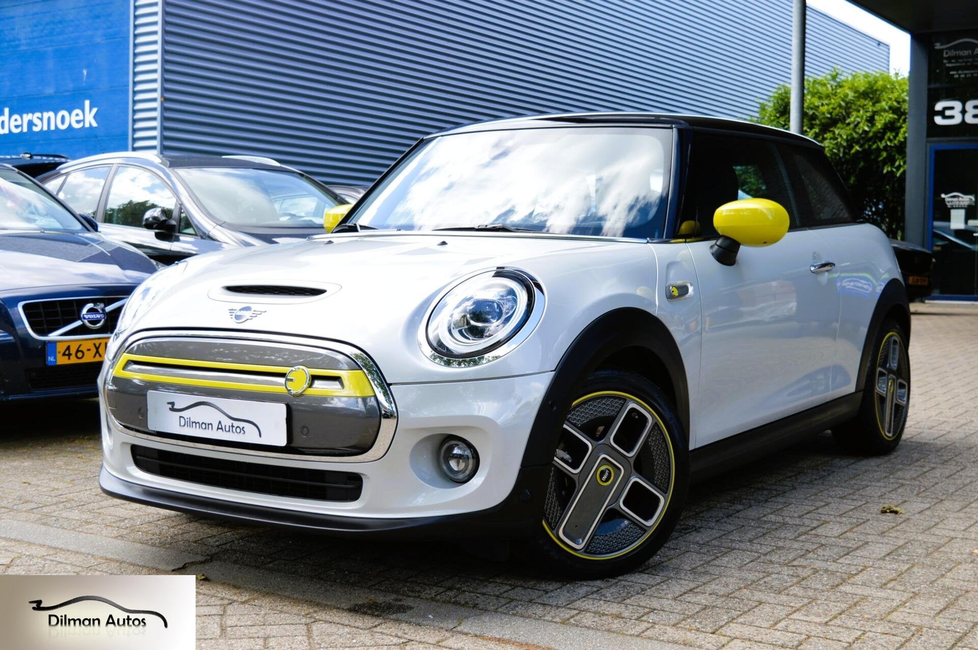 Mini Mini Electric Charged 33 kWh (F56)Leder|Head up|SOH 97%, 4 stoelen, 184 pk, Autotrust, Te koop