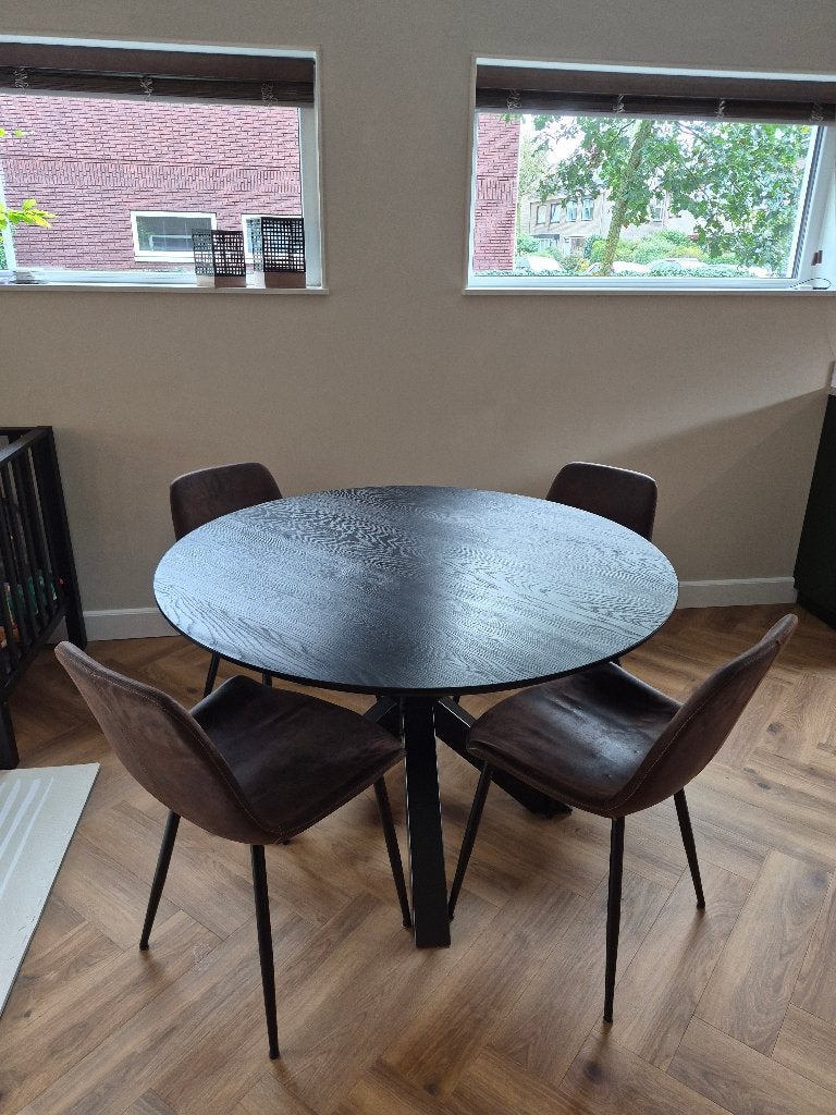 Zwarte ronde eettafel 120 cm - eikenhout, Ophalen, Zo goed als nieuw, Vier personen, 100 tot 150 cm