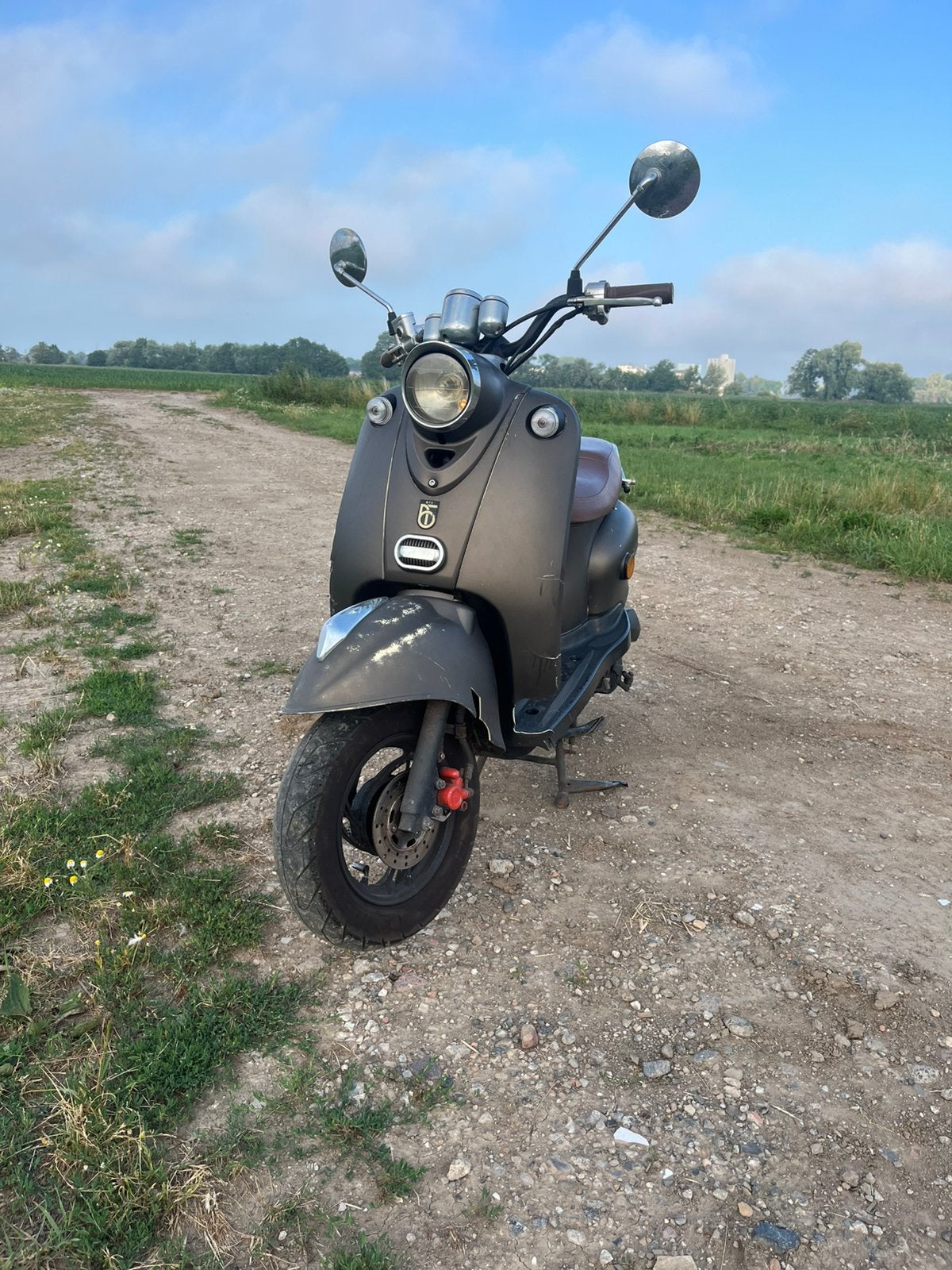 Leuke scooter, Fietsen en Brommers, Ophalen, Zo goed als nieuw, Benzine, Overige merken