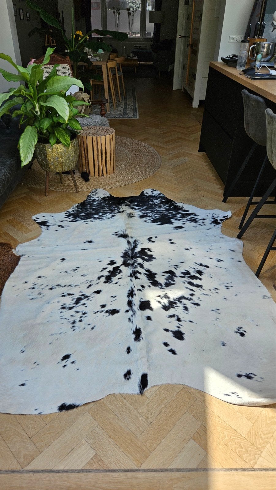 Prachtig zwart-wit koeienhuid vloerkleed, Ophalen, 100 tot 150 cm, Zo goed als nieuw, Natuurlijk, Modern, Landelijk