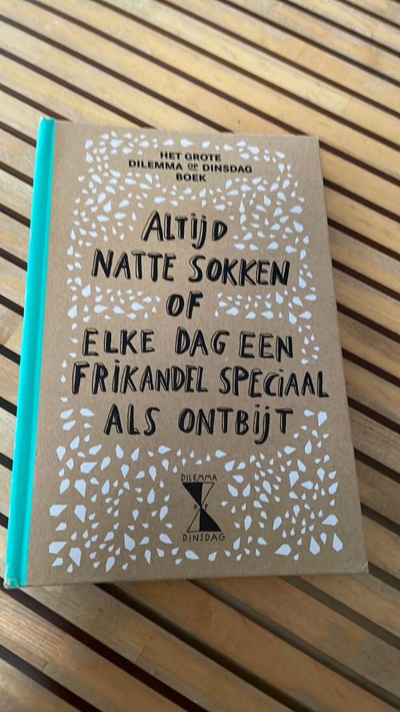 Het grote dilemma op dinsdag boek 9789020679502, Ophalen of Verzenden, Zo goed als nieuw