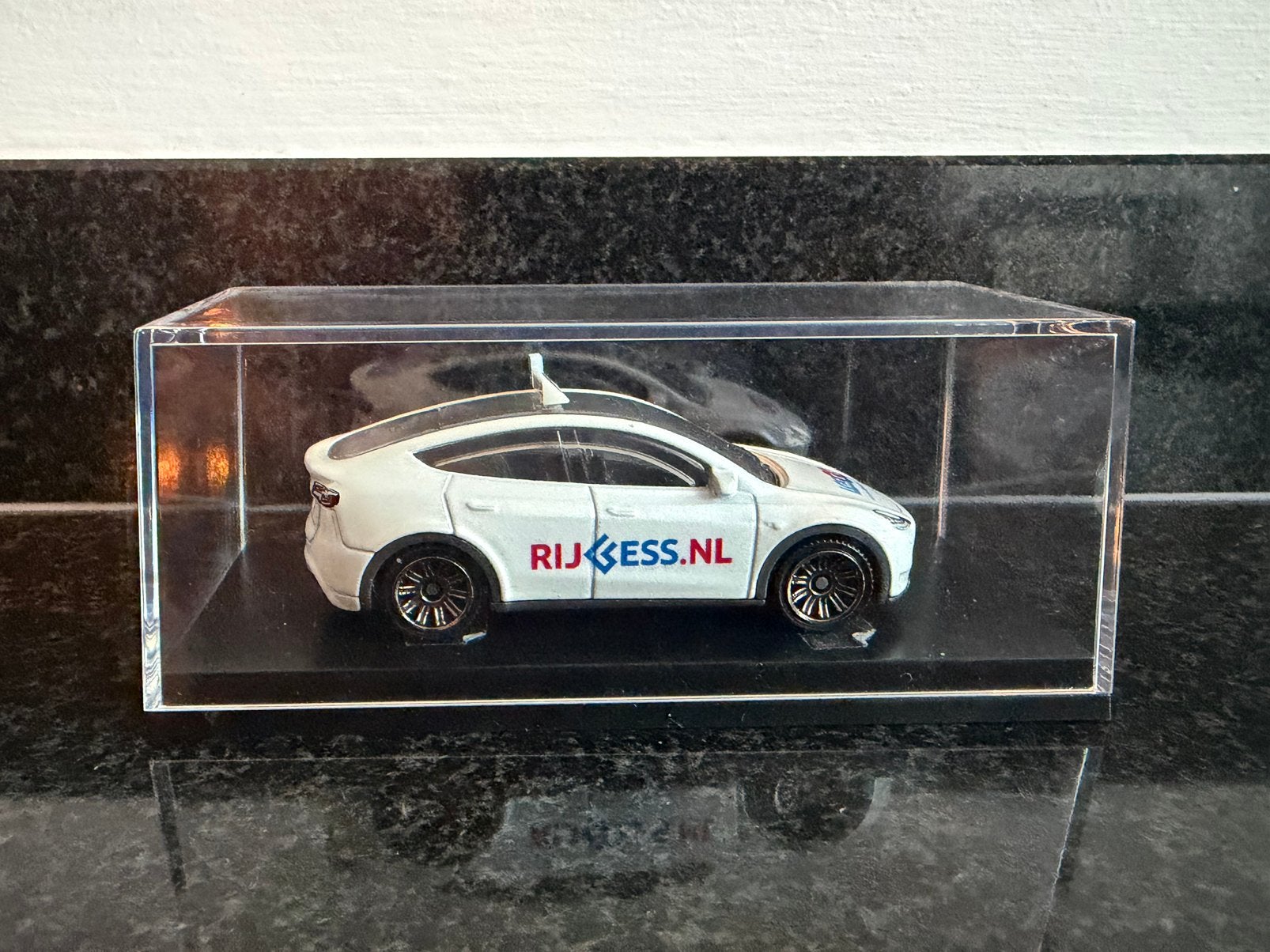 Matchbox Tesla Y model Rijless leswagen lesauto rijschool, Verzenden, Nieuw, Auto