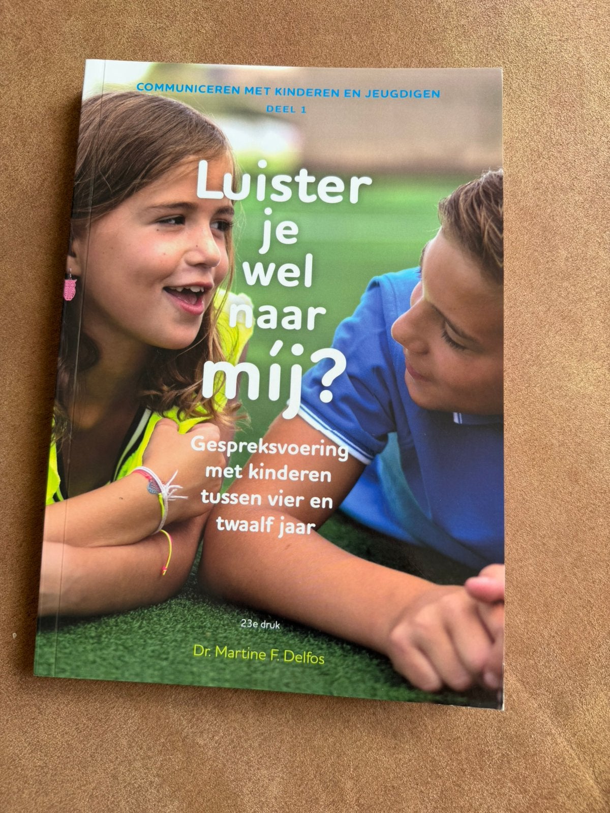 Martine F. Delfos - Luister je wel naar mij?, Ophalen of Verzenden, Zo goed als nieuw, Martine F. Delfos