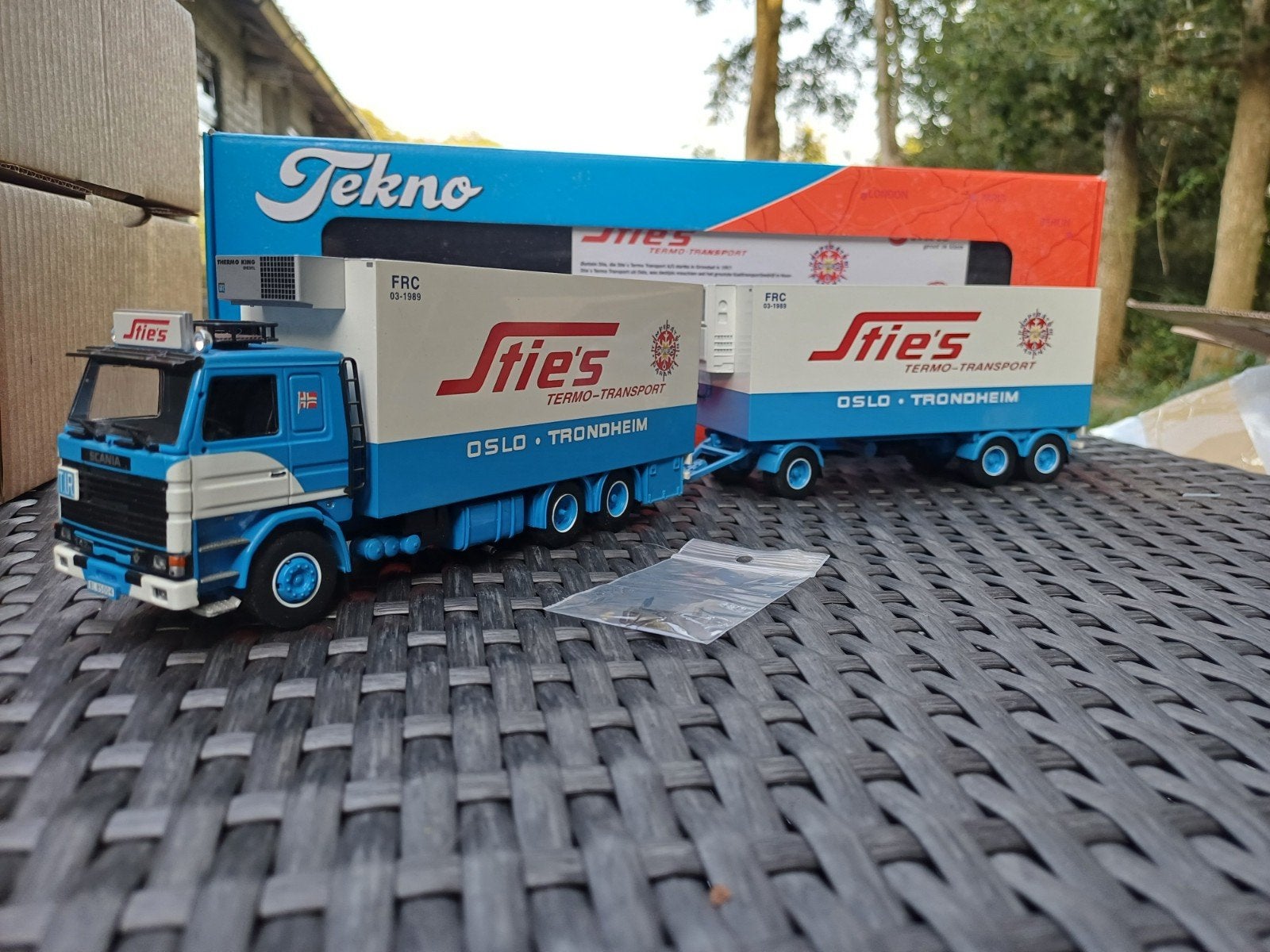 Tekno Scania 142 combi Sties, Hobby en Vrije tijd, Modelauto's | 1:50, Ophalen of Verzenden, Zo goed als nieuw, Bus of Vrachtwagen