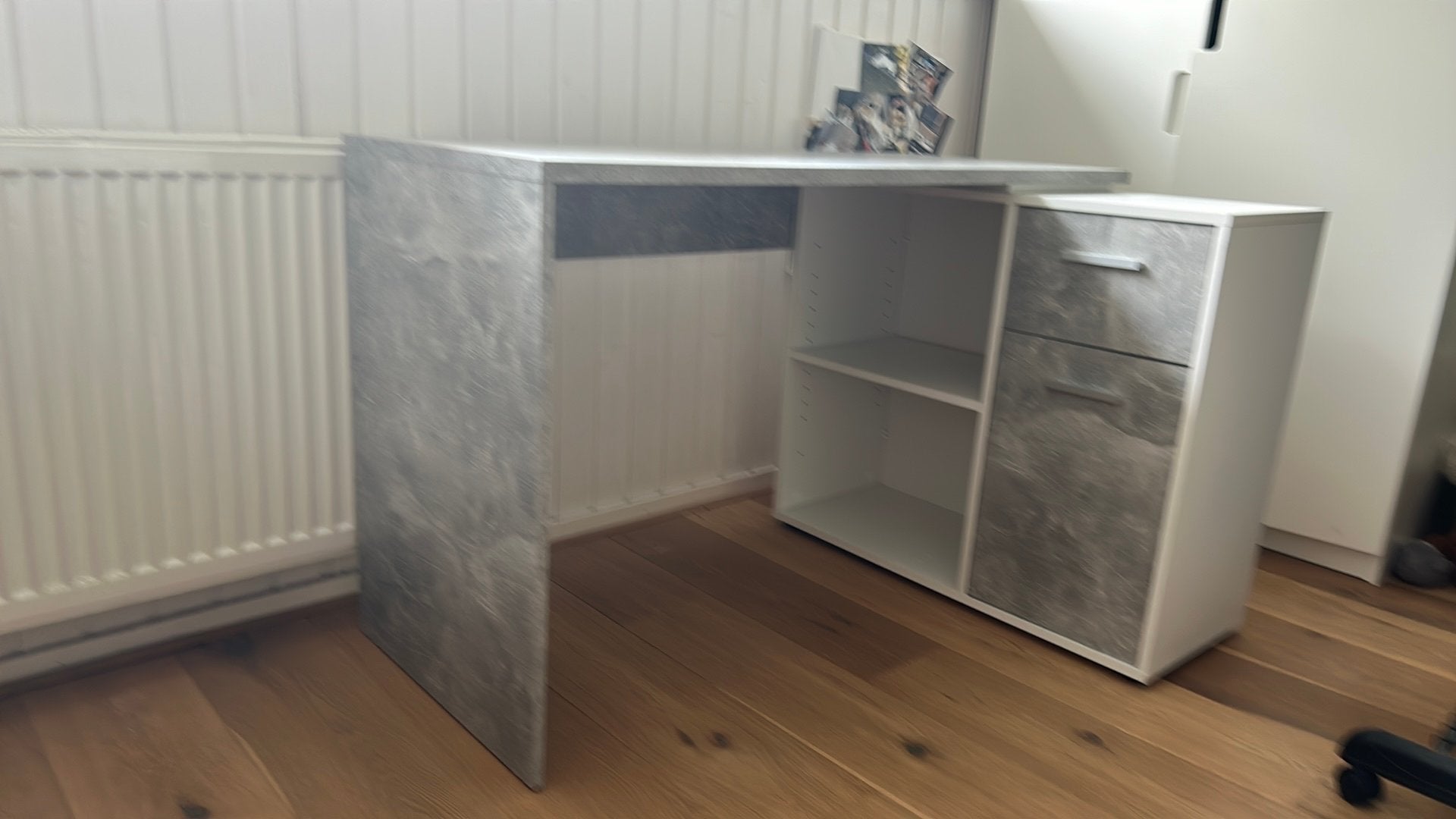 Hoekbureau (klein) betonlook/wit, Huis en Inrichting, Bureaus, Ophalen, Zo goed als nieuw