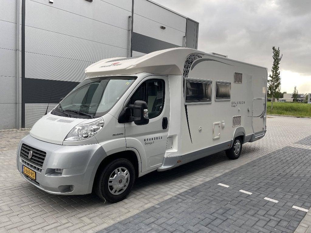 Camper | Roller Team Granduca Garage P uit 2012 | 77.600km, Auto's, Overige Auto's, Voorwielaandrijving, 4 stoelen, Leder en Stof