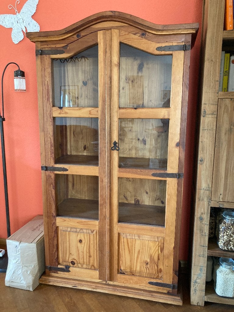 Mexicaans grenen vitrinekast., Huis en Inrichting, Ophalen, Met deur(en), 100 tot 150 cm, Zo goed als nieuw