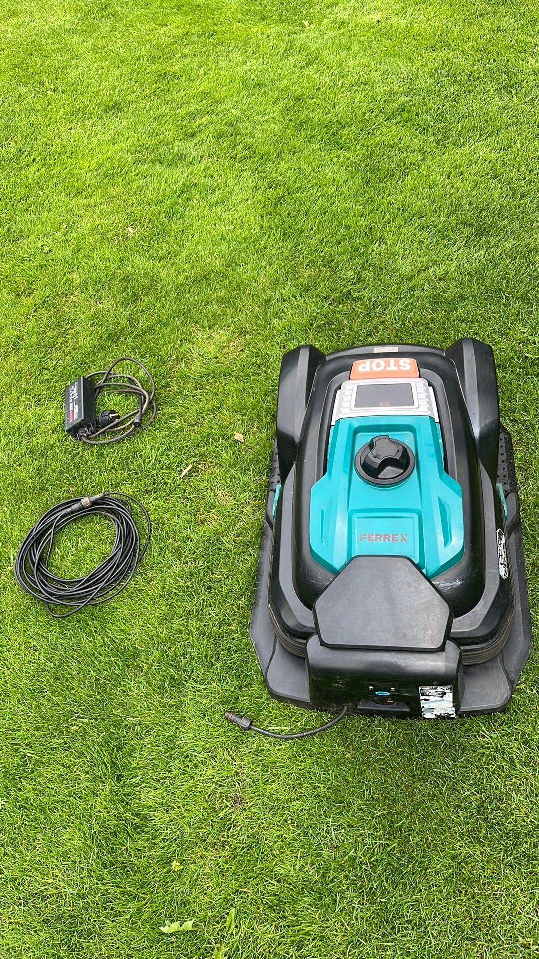 Ferrex Robotmaaier - Compleet met handleiding en bedrading, Ophalen, Gebruikt, Minder dan 20 cm, Met regensensor