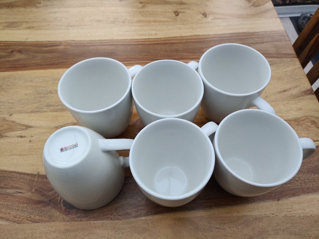 Set van 6 witte mokken – Maxwell & Williams – nette staat, Ophalen of Verzenden, Zo goed als nieuw, Kom(men), Overige stijlen