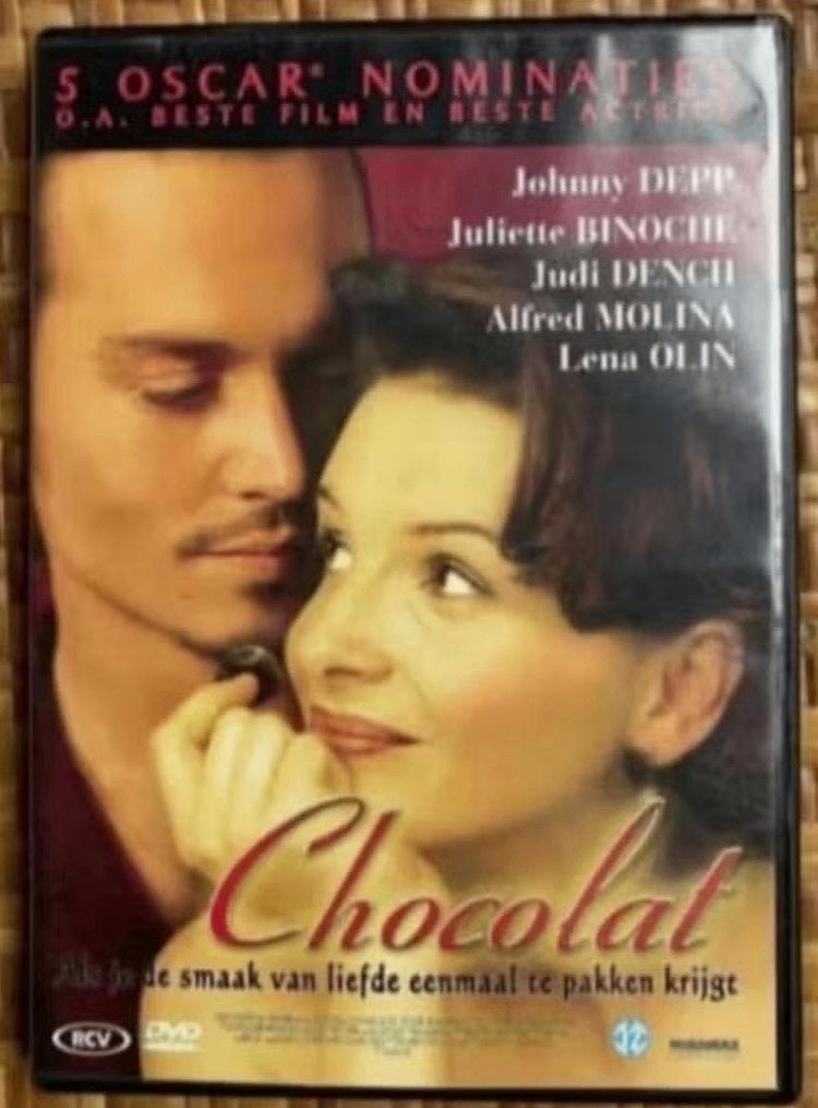 DVD Chocolat met Johnny Depp, Juliette Binoche, Judi Dench, Vanaf 12 jaar, Ophalen of Verzenden, Zo goed als nieuw
