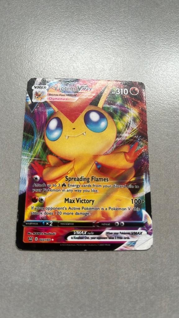 Victini VMAX Pokémon kaart - Gebruikt, Hobby en Vrije tijd, Verzamelkaartspellen | Pokémon, Ophalen of Verzenden, Gebruikt, Losse kaart