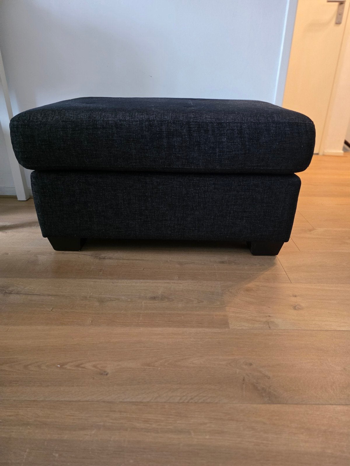 Zo goed als nieuwe hocker met zwarte poten, Ophalen, 50 tot 75 cm, Zo goed als nieuw, 75 tot 100 cm