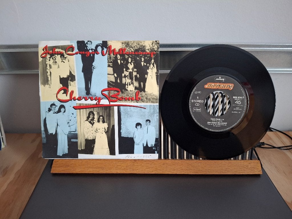 John Cougar Mellencamp-Cherry bomb(876) 2 euro vaste prijs, Cd's en Dvd's, Ophalen of Verzenden, Zo goed als nieuw, Pop