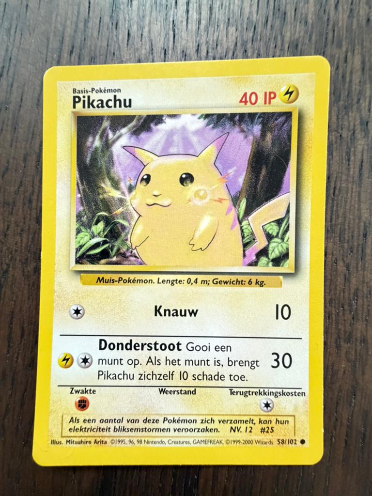Pikachu – Base Set 58/102 – 40 HP – Knauw + Donderstoot, Ophalen of Verzenden, Nieuw