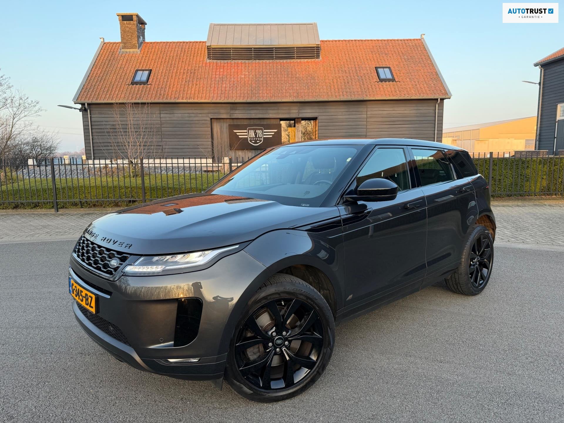 Land Rover Range Rover Evoque 2.0 D180 AWD R-Dynamic SE Leer, Auto's, Automaat, Dealer onderhouden, Automatische klimaatregeling