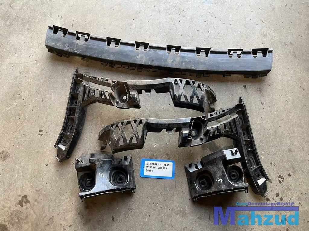 MERCEDES A KLASSE W177 achterbumper steun hatchback 2018+, Auto-onderdelen, Gebruikt, Mercedes-Benz AG, Mercedes-Benz, Ophalen of Verzenden