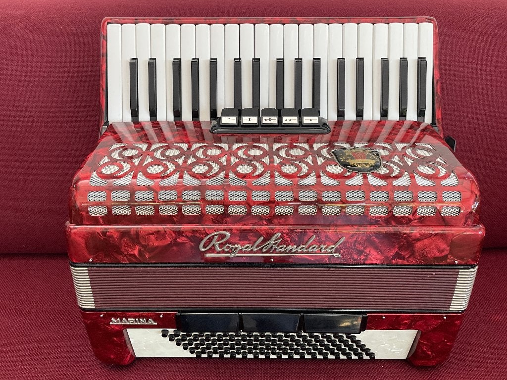 Fraaie duitse Royal Standard accordeon . 96 bas . 3 korig ., Muziek en Instrumenten, Accordeons, Gebruikt, Met koffer, 96-bas