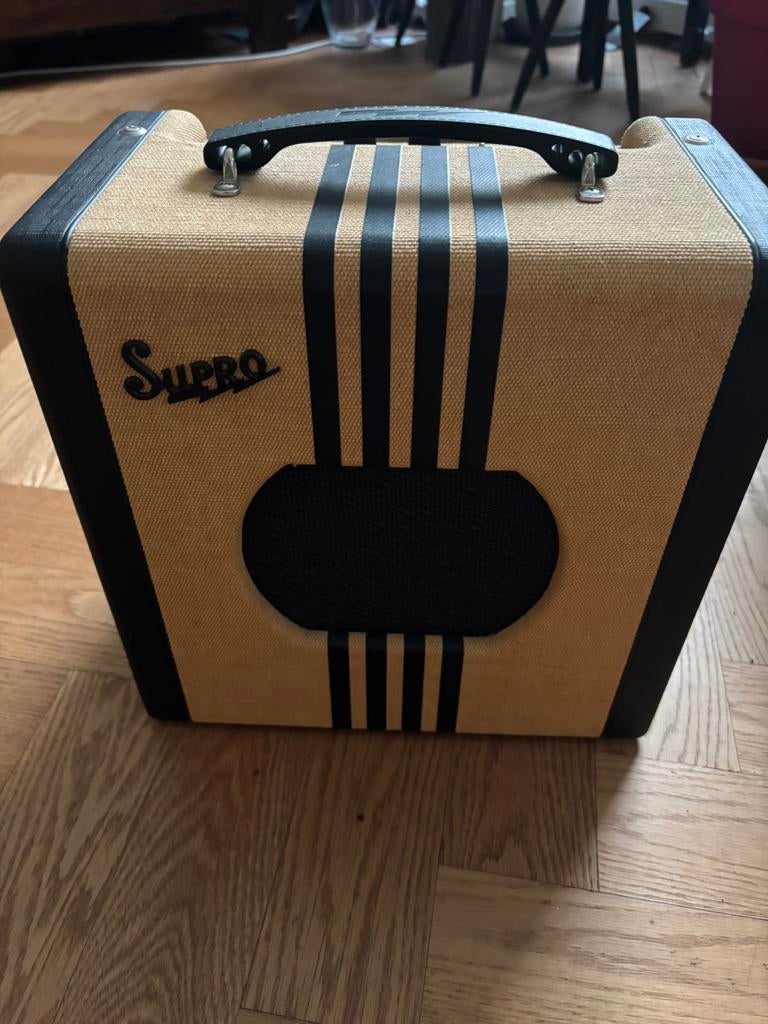Supro Delta King 8, Muziek en Instrumenten, Versterkers | Bas en Gitaar, Ophalen, Zo goed als nieuw, Minder dan 50 watt