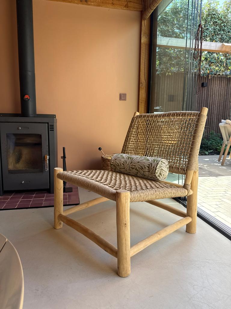 2x Sklum tuinstoelen teakhout en gevlochten kunststof, Tuin en Terras, Tuinstoelen, Ophalen, Zo goed als nieuw, Teakhout