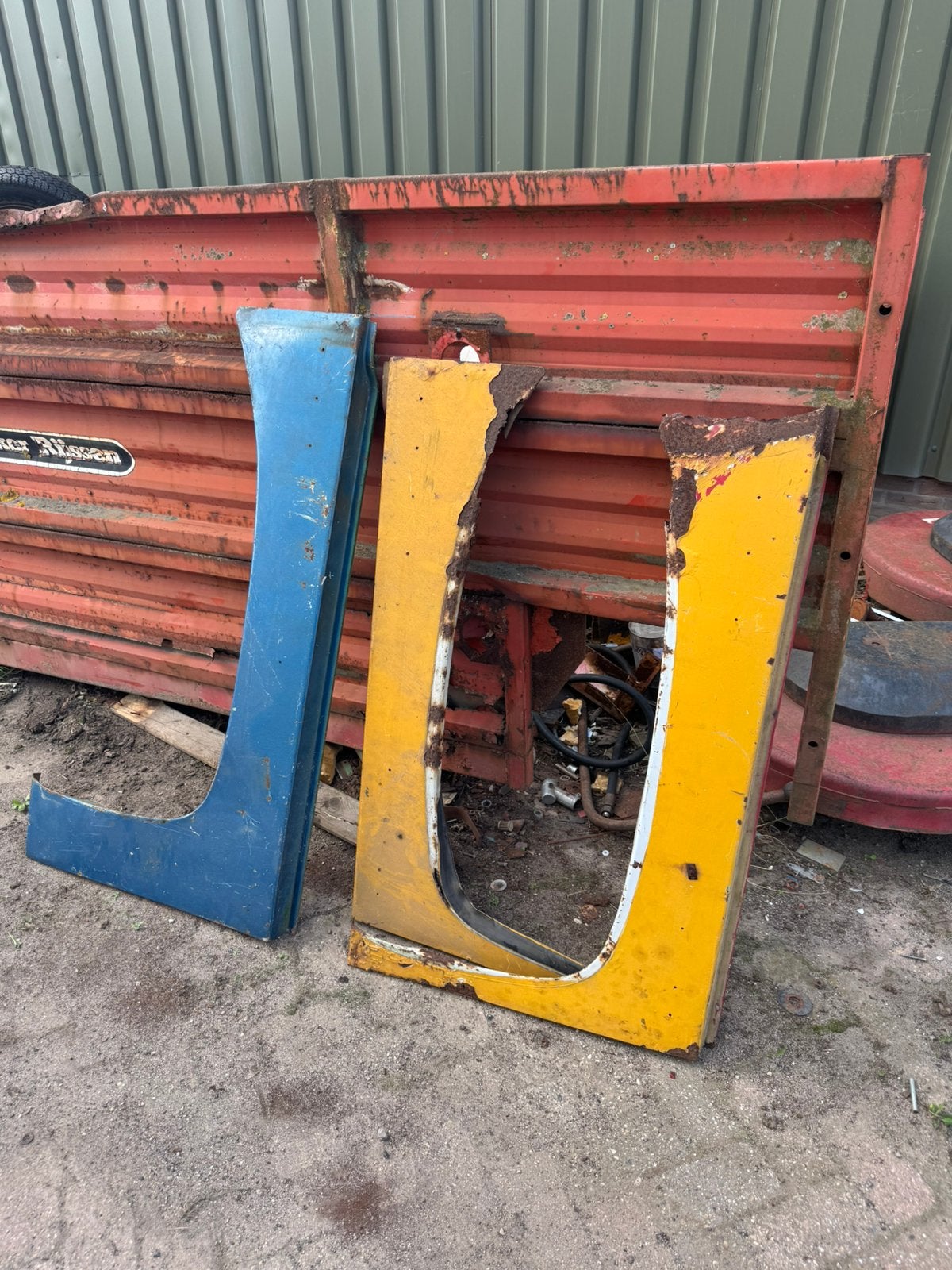 Te koop: drie binnen/boven schermen Torpedo Scania Vabis, Auto-onderdelen, Ophalen, Scania