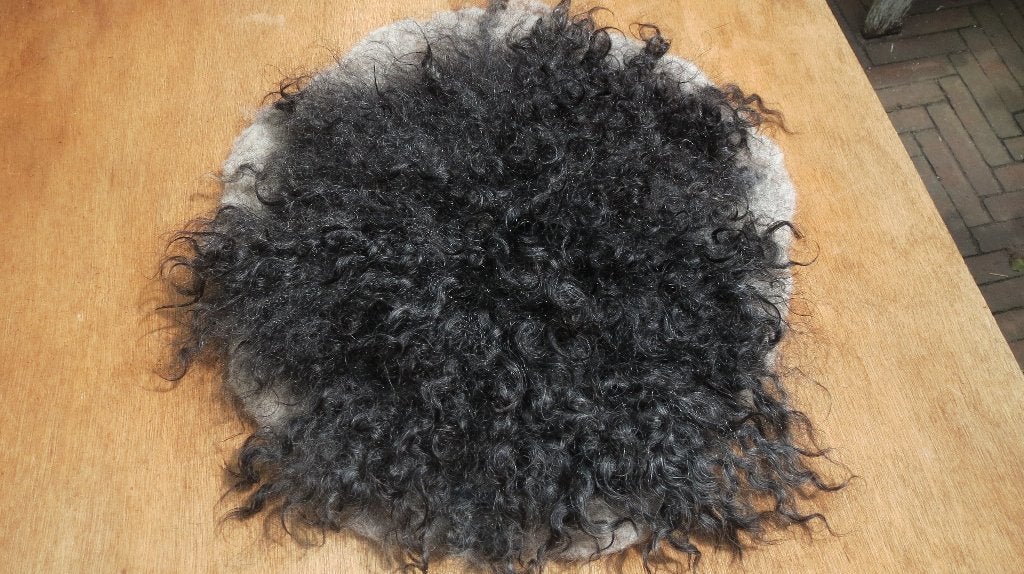gevilt vachtje, Gotland, kussen, kruk, stoel, doorsnede 35cm, Verzenden, Nieuw