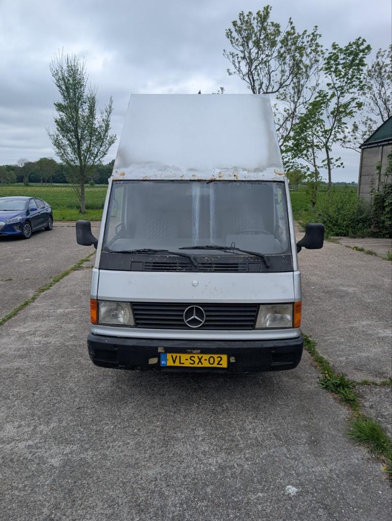 Mercedes MB100 loop of sloop, Ophalen