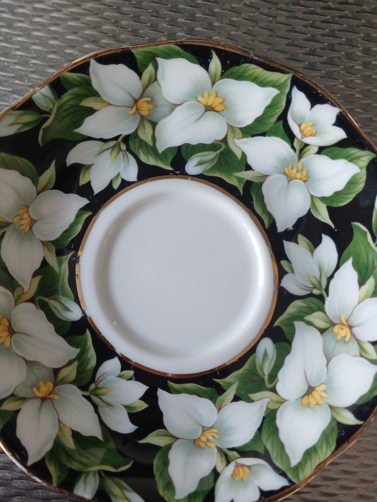 Royal Albert Trillium Schotel uit 1962, Ophalen of Verzenden, Zo goed als nieuw, Overige stijlen, Kop(pen) en/of Schotel(s)