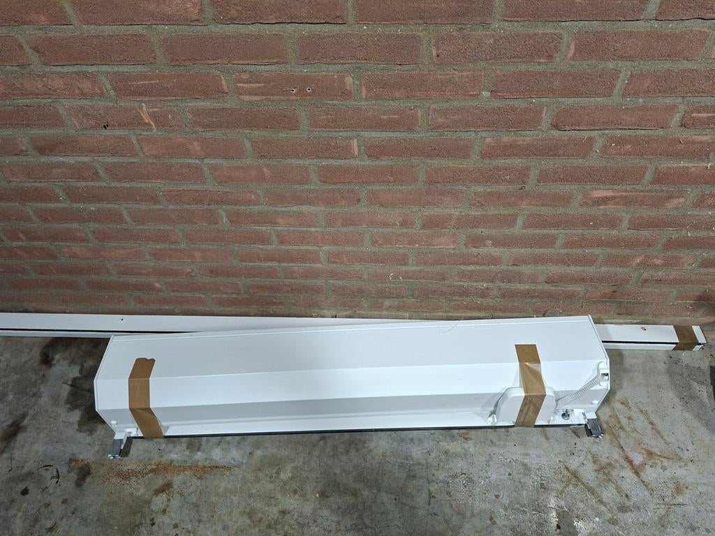 Goedwerkende rolluik zgan, 120.6 cm breed, 210 cm hoog, Ophalen, 100 tot 150 cm, 200 cm of meer, Wit