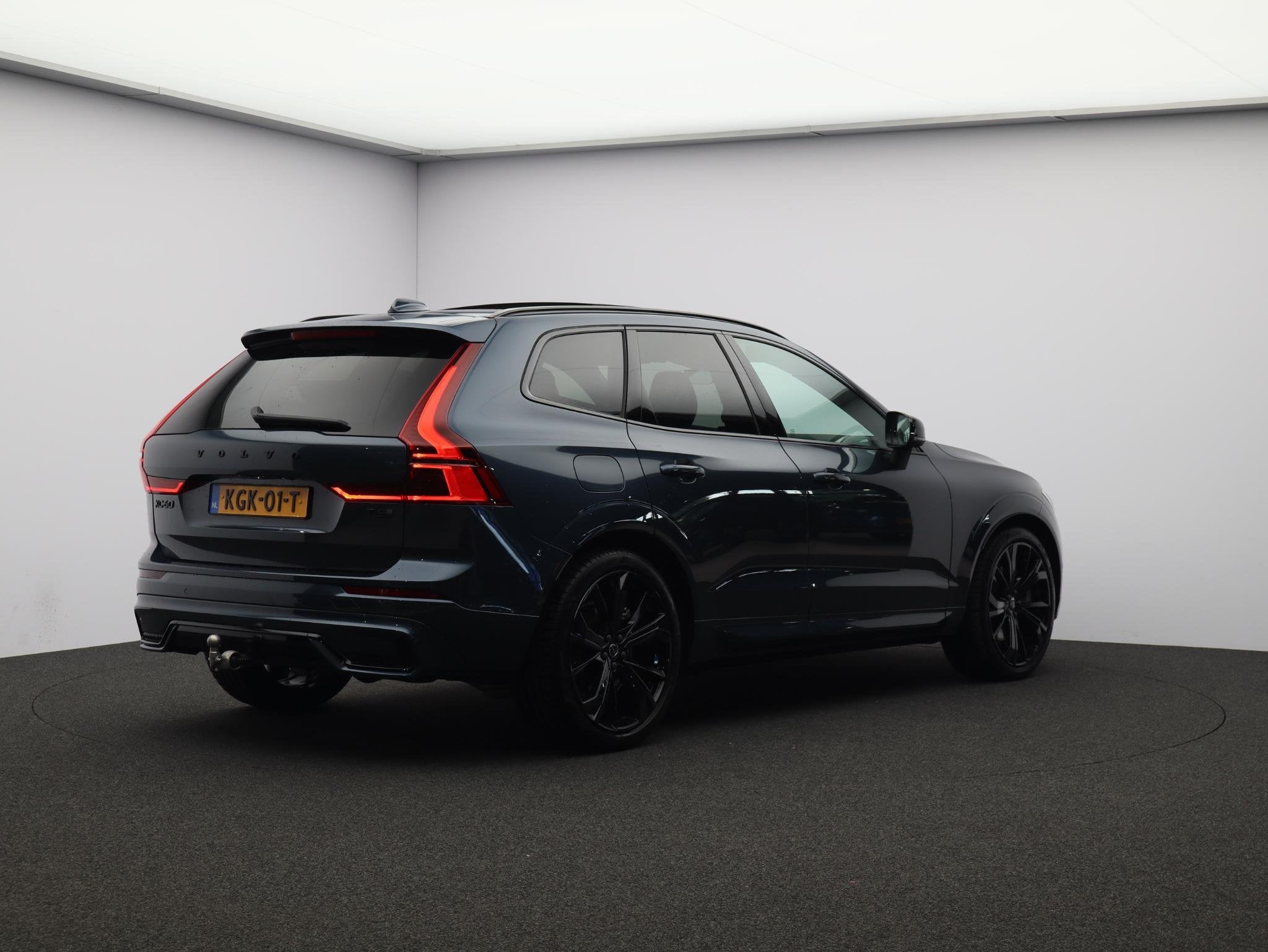 Volvo XC60 T6 AWD Plug-in hybrid Ultra Black Edition / Trekh, Auto's, Volvo, Gebruikt, 4 cilinders, Blauw, XC60