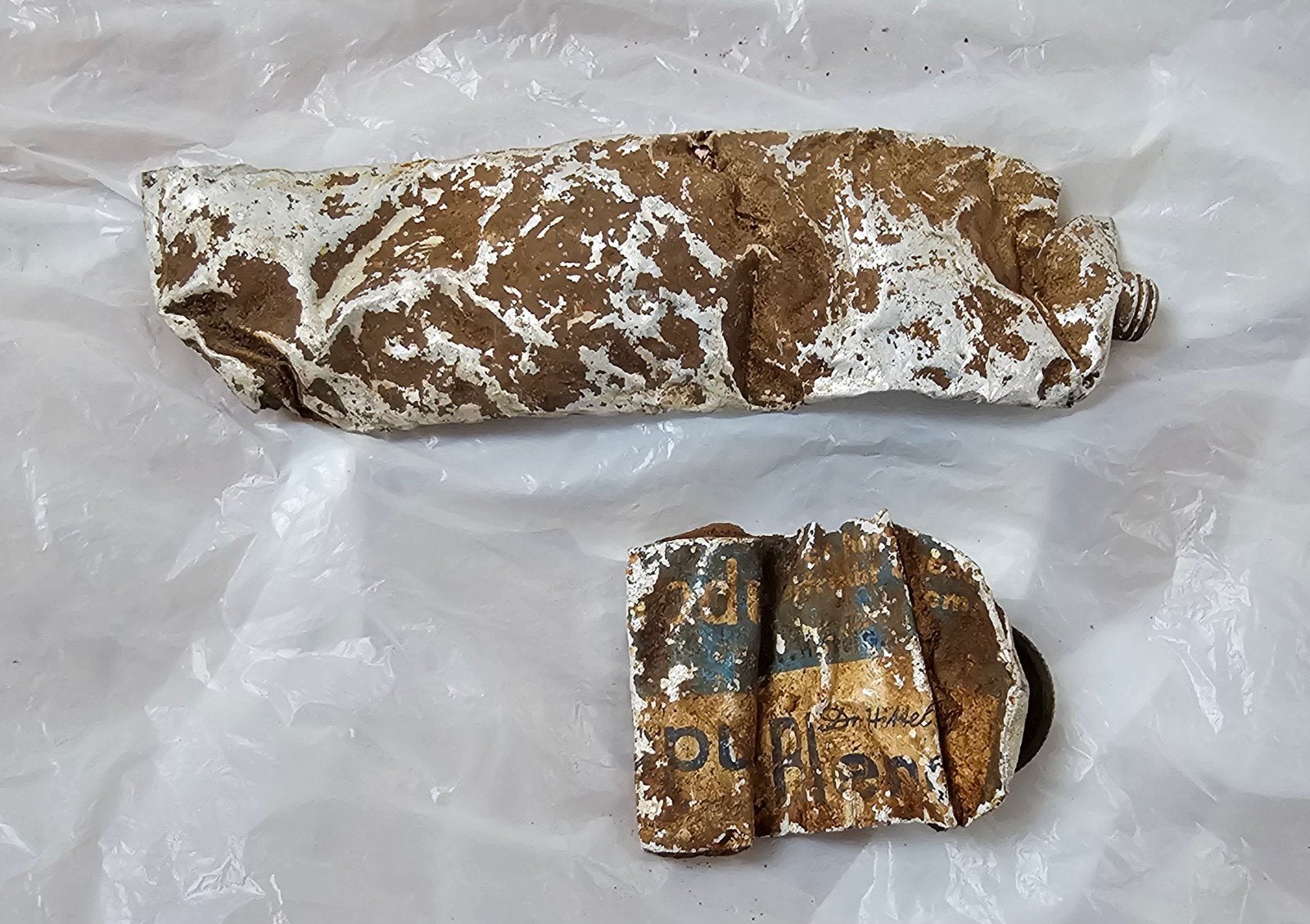 Oude Duitse tandpasta tube - bodemvondst, Verzamelen, Ophalen of Verzenden