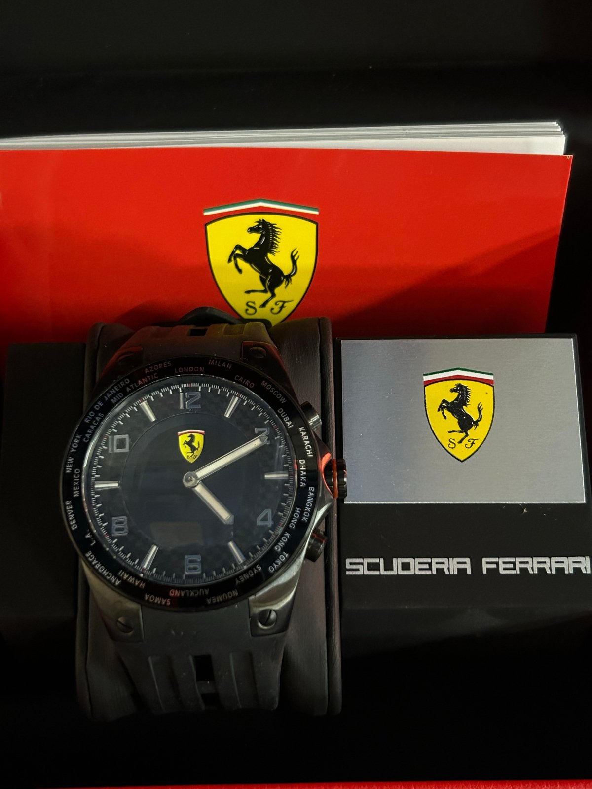 Scuderia Ferrari Herenhorloge Analoog/Digitaal Zwart, Overige merken, Overige materialen, Gebruikt, Polshorloge