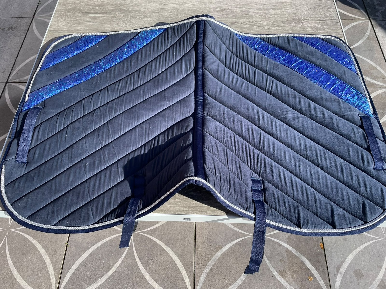 Zadeldek blauw met strass (diamants) strook, Dieren en Toebehoren, Ophalen, Zo goed als nieuw