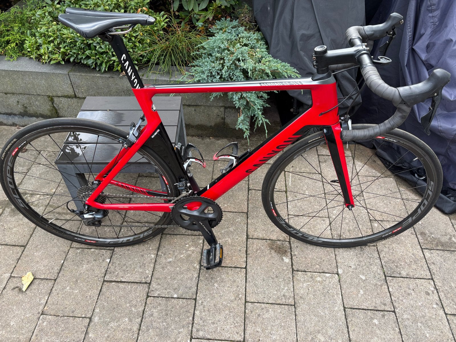 Canyon Aeroad CF SLX racefiets - Rood/Zwart, Fietsen en Brommers, 28 inch, Gebruikt, Carbon, Meer dan 20 versnellingen