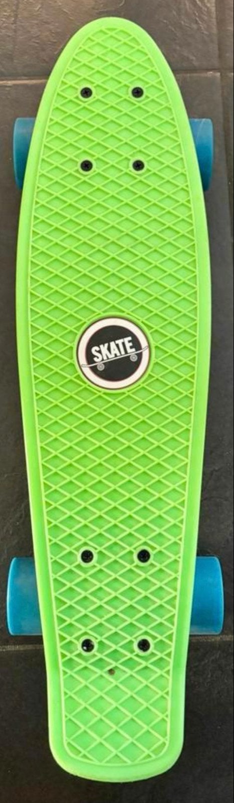 Groen Pennyboard Skateboard met Blauwe Wielen, Sport en Fitness, Ophalen, Zo goed als nieuw, Skateboard