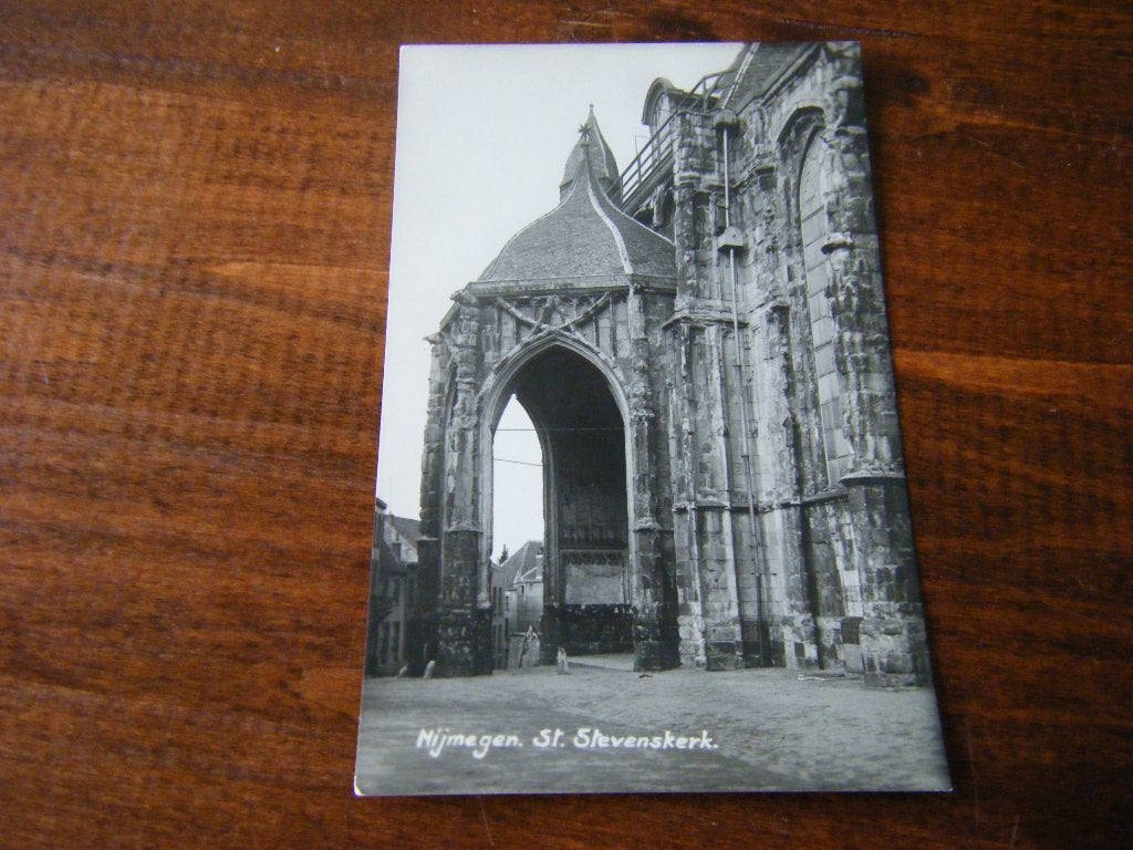 A40 - Nijmegen - St Stevenskerk - Mooi/Oud, Verzamelen, Ansichtkaarten | Nederland, Ophalen of Verzenden, 1940 tot 1960, Gelderland