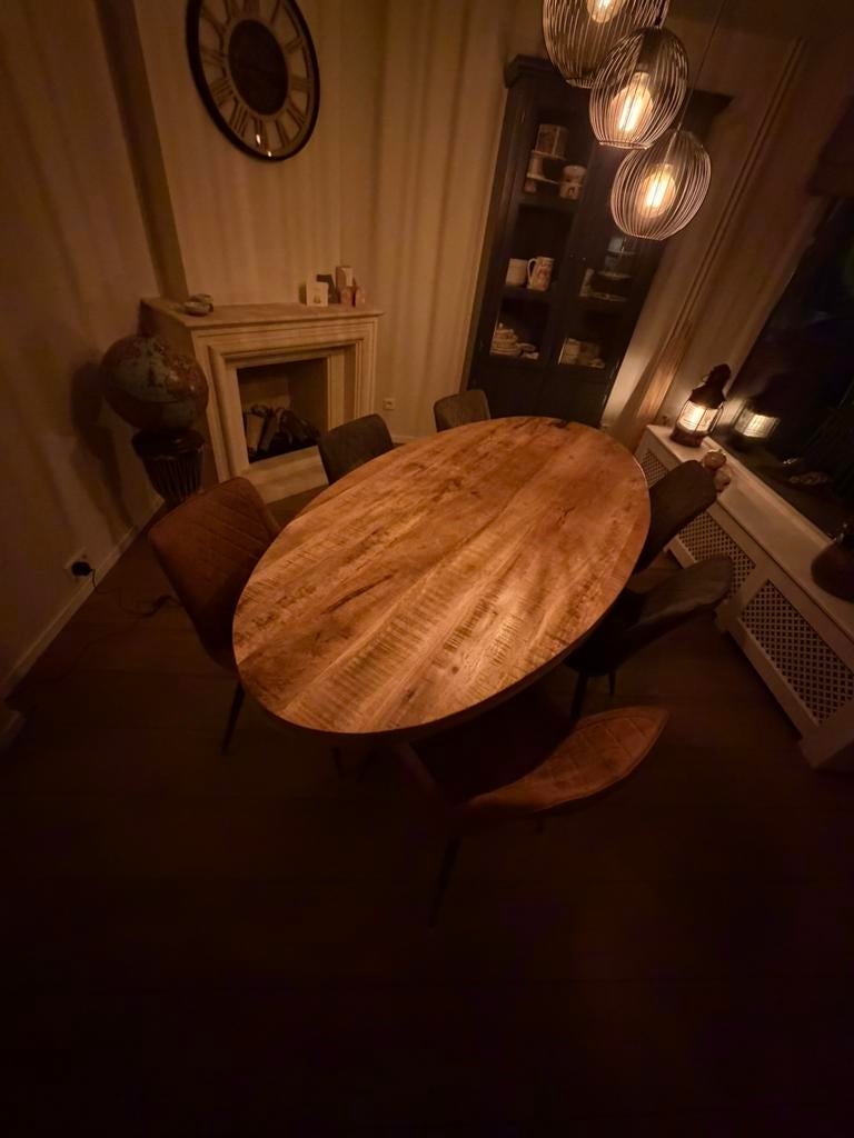 Ovale mangohouten tafel, Ophalen, 100 tot 150 cm, Zo goed als nieuw, 150 tot 200 cm