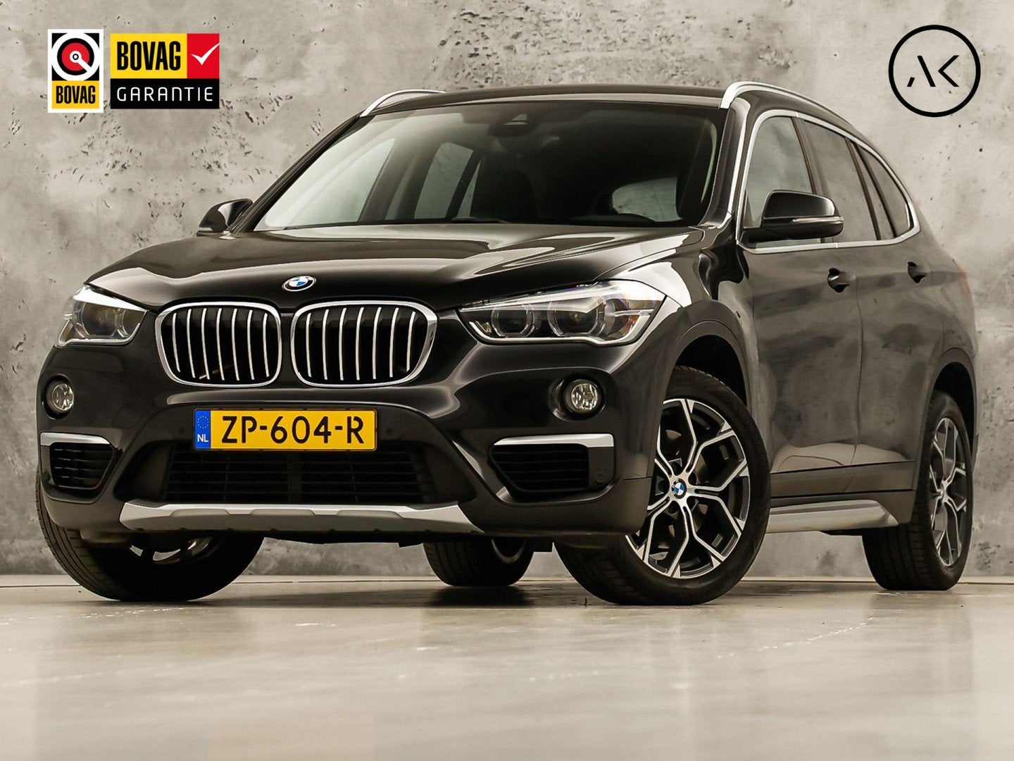BMW X1 sDrive20i High Executive 192Pk Automaat (GROOT NAVI,, Auto's, Zwart, Bedrijf, SUV of Terreinwagen, 84 €/maand