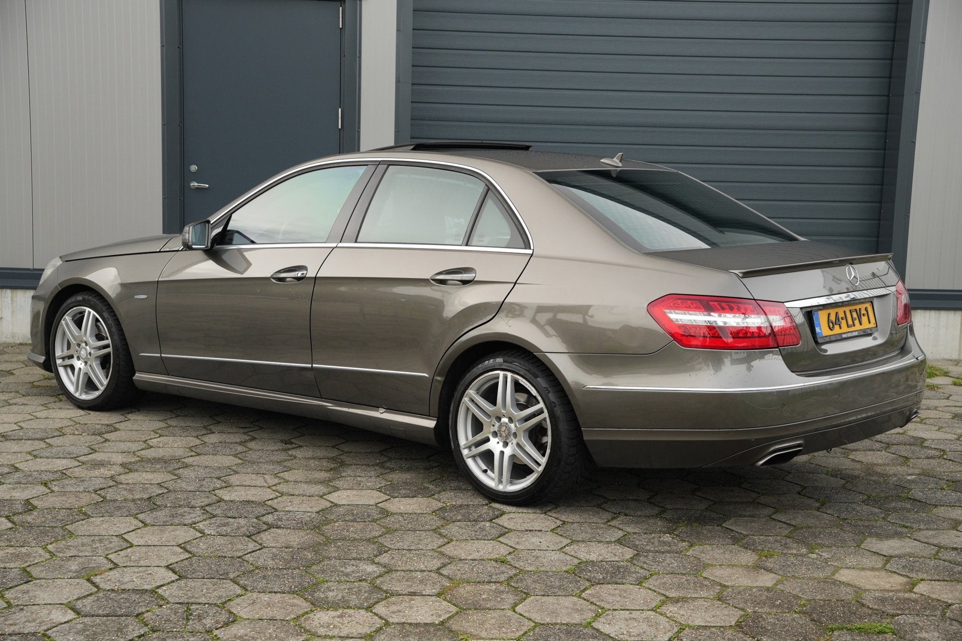 Mercedes-Benz E-klasse 350 CGI Avantgarde Vol Opties! Keyles, Auto's, Achterwielaandrijving, Gebruikt, 2000 kg, 6 cilinders